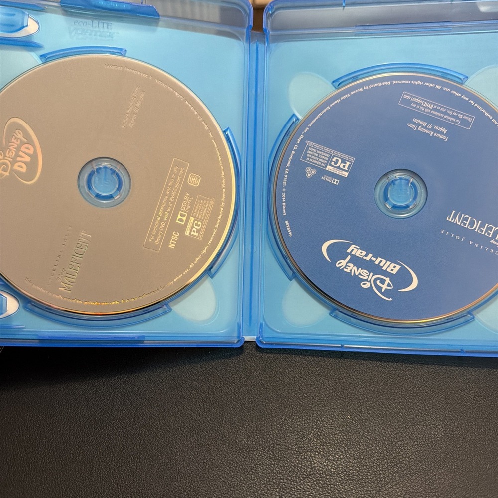 Maleficent (Blu-ray, 2014)! - Picture 3 of 5